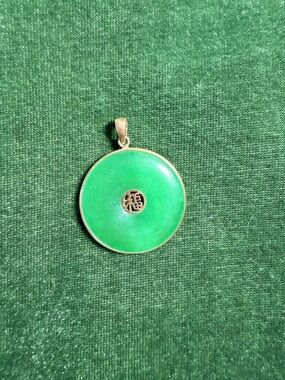 Green Natural Jade Pendant in 14k Gold - Elegant Women’s Jewelry 💎